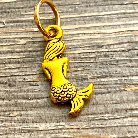 5/$10❤️❤️❤️NEW BRASS MERMAID CHARM PENDANT - Picture 1 of 2